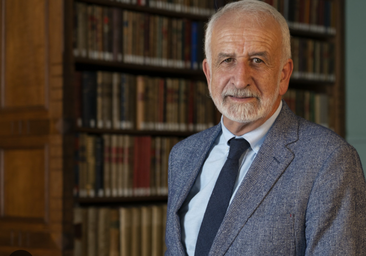 Salvador Gutiérrez Ordóñez, de la RAE: «Lo ideal sería que nadie escribiera solo con tilde»