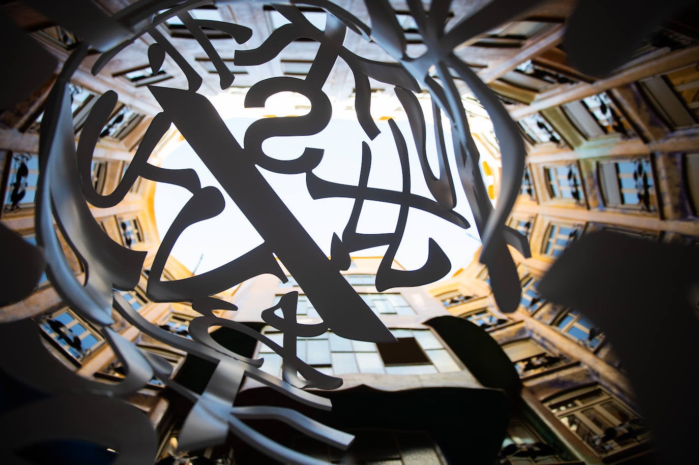 La poesía del silencio de Plensa conquista La Pedrera