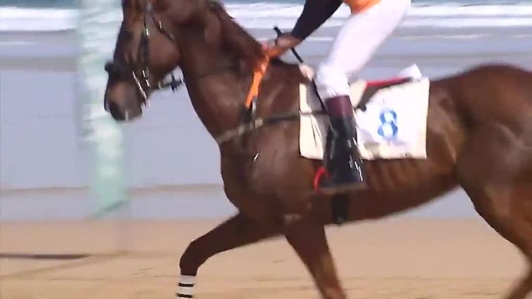 Ribadesella celebra en un escenario sinigual sus espectaculares carreras de caballos