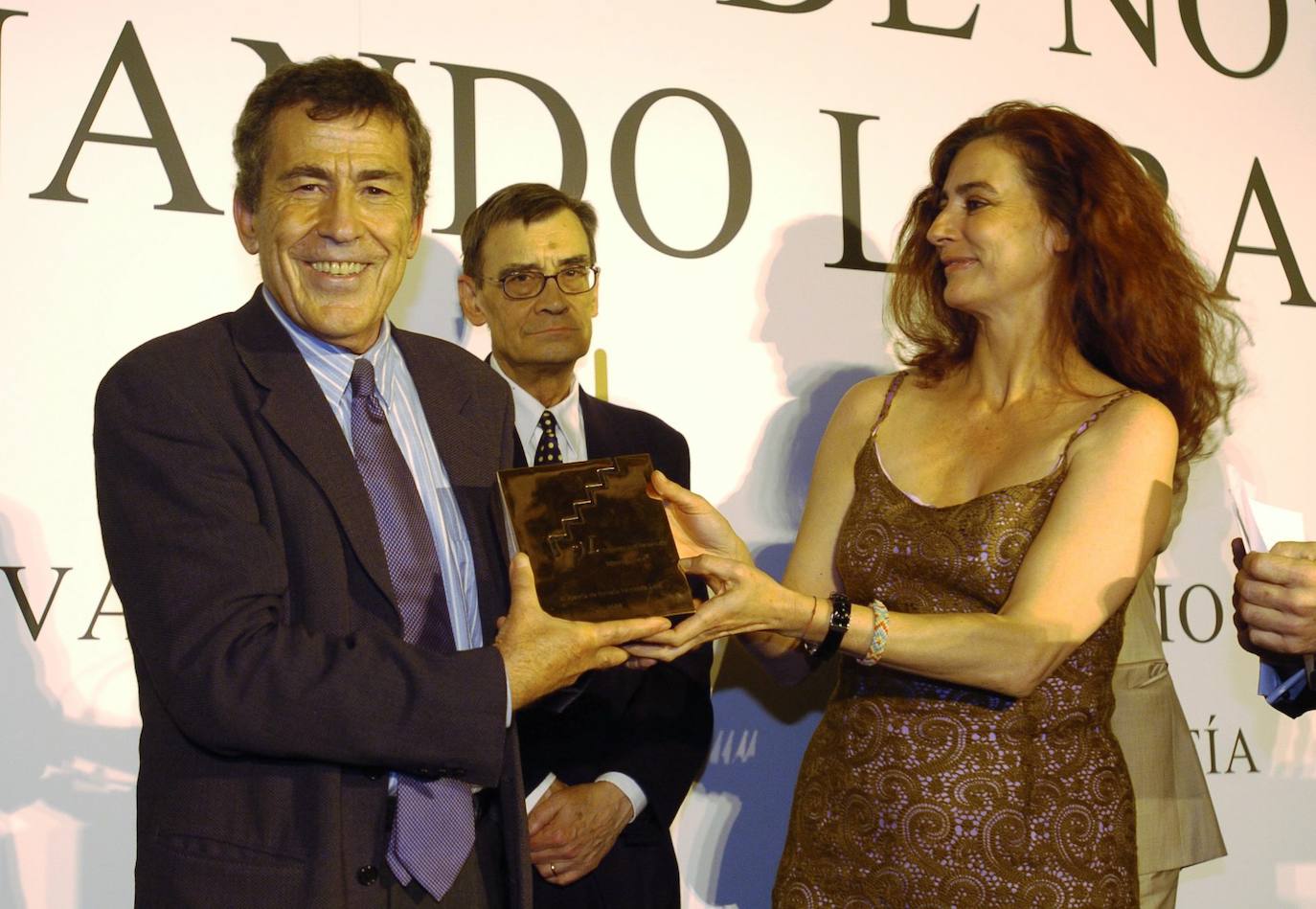 Sánchez Dragó recibe el Premio Fernando Lara
