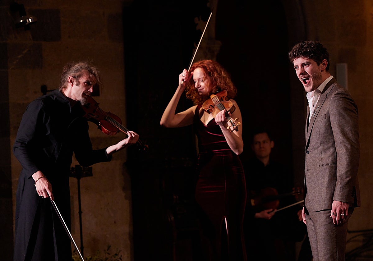 Orlinski, durante su actuación en Peralada con Il giardino d'amore