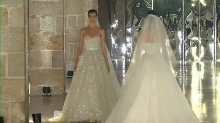 La firma libanesa de alta costura Elie Saab, invitada de honor en la apertura de la Barcelona Bridal Fashion Week