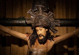 El Santo Cristo de Lepanto deja de ser negro y se descubre como talla medieval