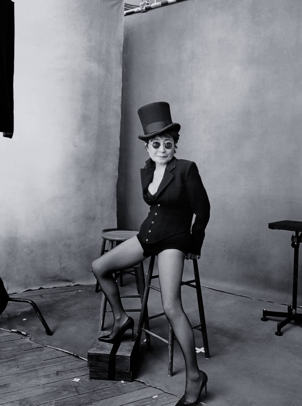 Yoko Ono por Annie Leibovitz en el Calendario Pirelli 2016.