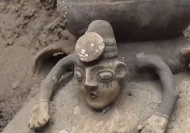 Hallan la tumba de un jerarca  preinca en Perú
