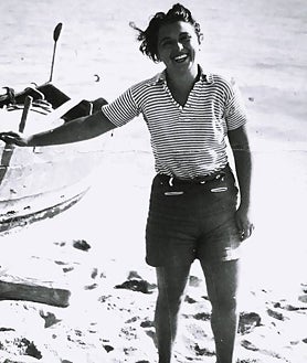 Imagen secundaria 2 - Sobre estas líneas, tres fotografías de la artista Rosario de Velasco, quien el pasado 20 de mayo hubiera cumplido 119 años