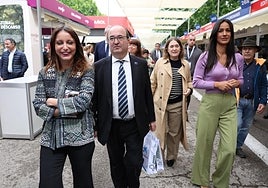 La lluvia y las elecciones marcan el arranque de la Feria del Libro