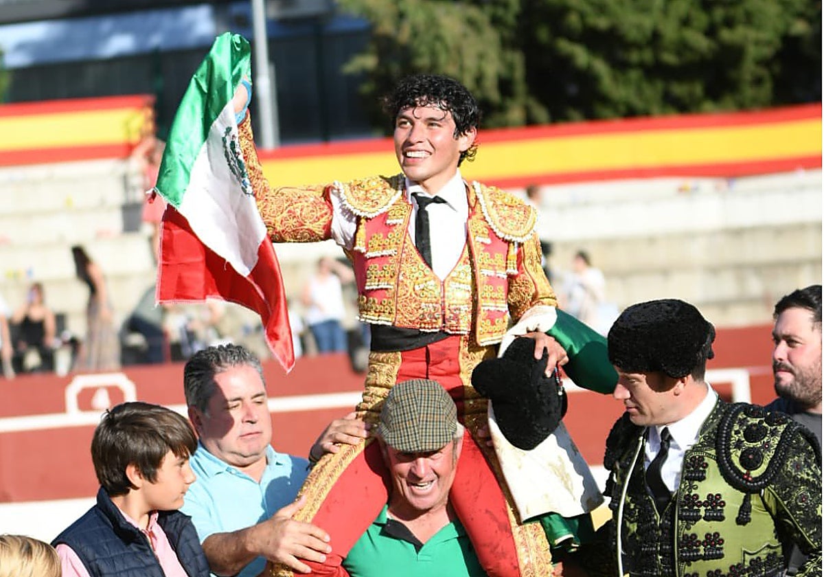 Isaac Fonseca a hombros en Alalpardo