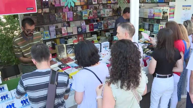 La feria del libro concluye con "buenas sensaciones de afluencia" pese a la lluvia