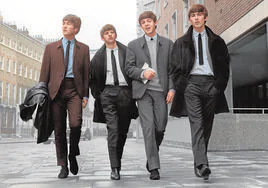 Paul McCartney 'resucita' la voz de John Lennon con inteligencia artificial para crear la última canción de los Beatles