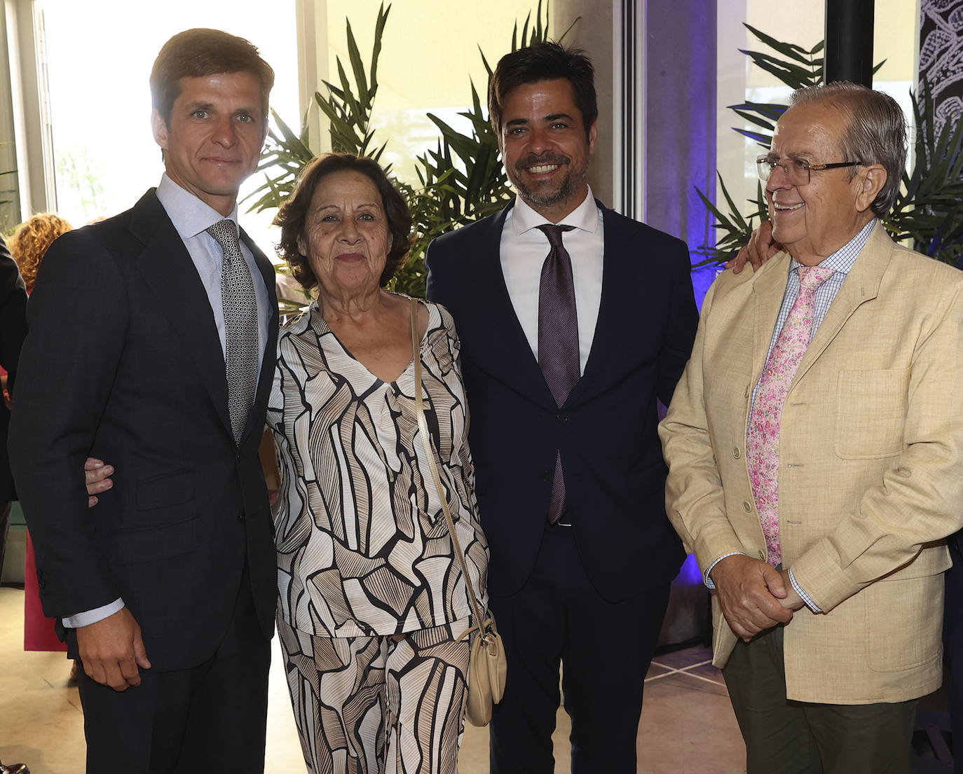 El Juli, con sus padres, Manuela Escobar y Julián López, y su hermano Ignacio