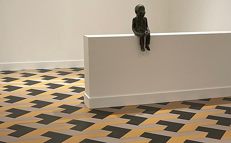 Imagen principal - Sobre estas líneas, dibujo de Muñoz durante su estancia en Nueva York. A la derecha, 'El astrolabio para el norte de la tormenta'. Arriba, 'Wasteland', de la colección la Caixa