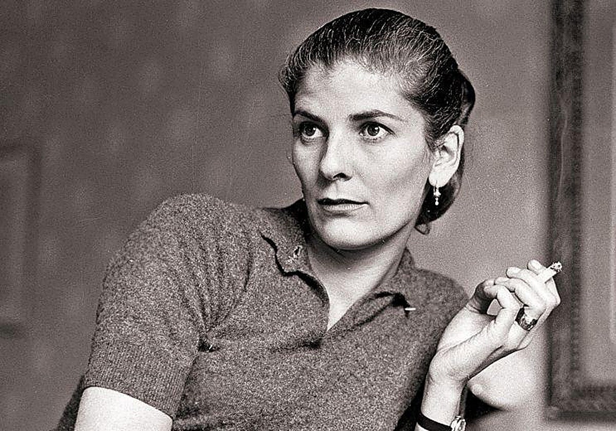 La novelista inglesa Elizabeth Jane Howard (1923-2014)