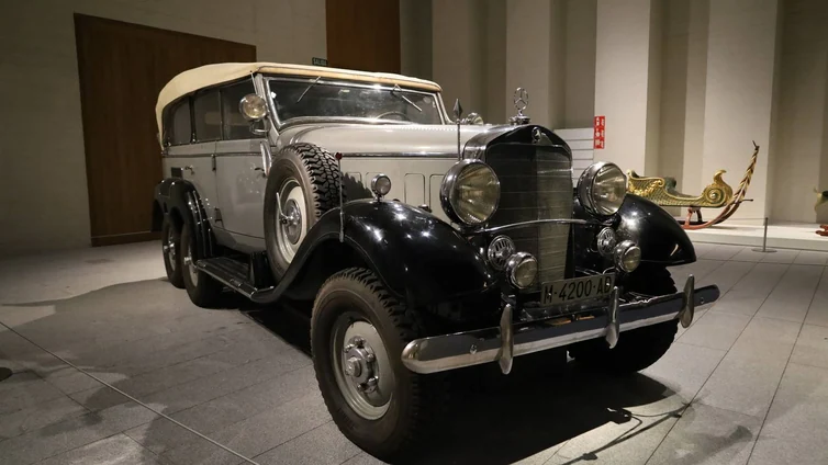El Mercedes que Hitler regaló a Franco 'aparca' en la Galería de las Colecciones Reales