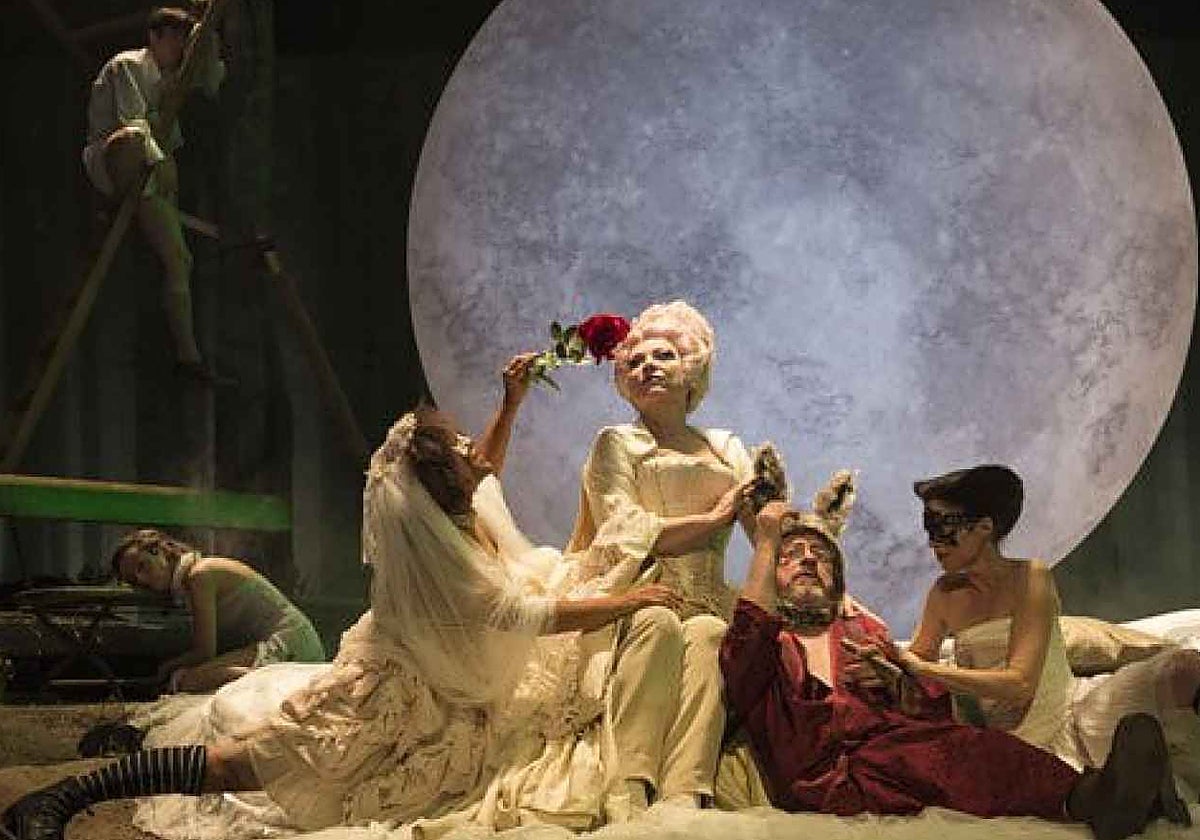 Escena de 'El sueño de una noche de verano'', en un montaje dirigido por Joan Ollé