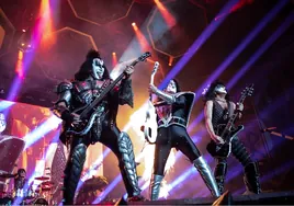 La singular versión de Kiss de 'Macarena' se hace viral: «Odio esta canción»