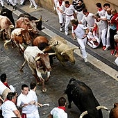 Los de Fuente Ymbro dejan un encierro con un herido por asta de toro y lleno de caídas y volteretas