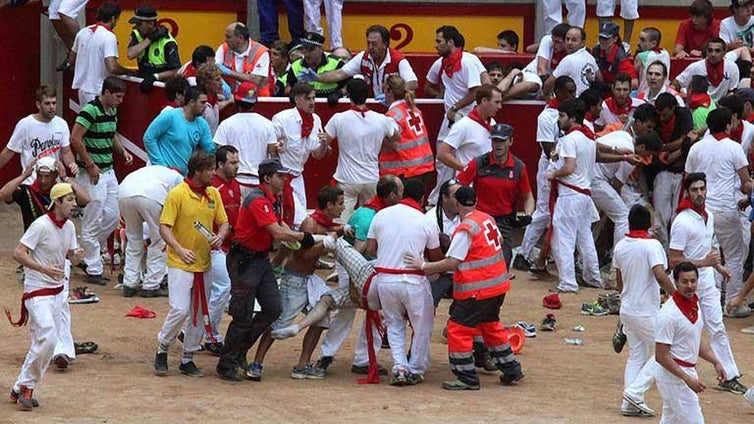 La vida de un mozo que sobrevivió al montón en un encierro de San Fermín: «Estaba flácido, no respiraba, no tenía pulso»