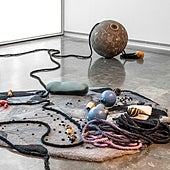 Cuerpos y ceremonias de Otobong Nkanga