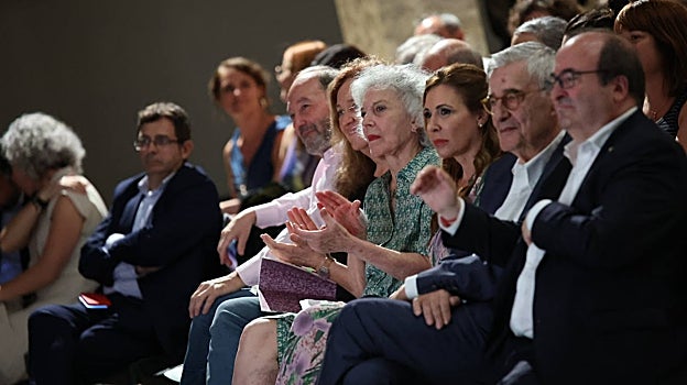 Miquel Iceta, en primera fila con el presidente del Círculo y Marisa Paredes