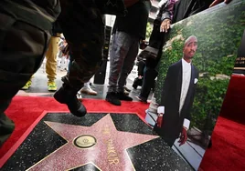 El registro de una vivienda revive el caso del asesinato del rapero Tupac después de casi tres décadas