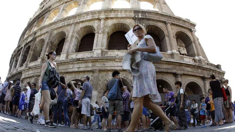 Italia pone fin a los abusos e irregularidades de los guías turísticos
