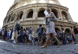 Italia pone fin a los abusos e irregularidades de los guías turísticos