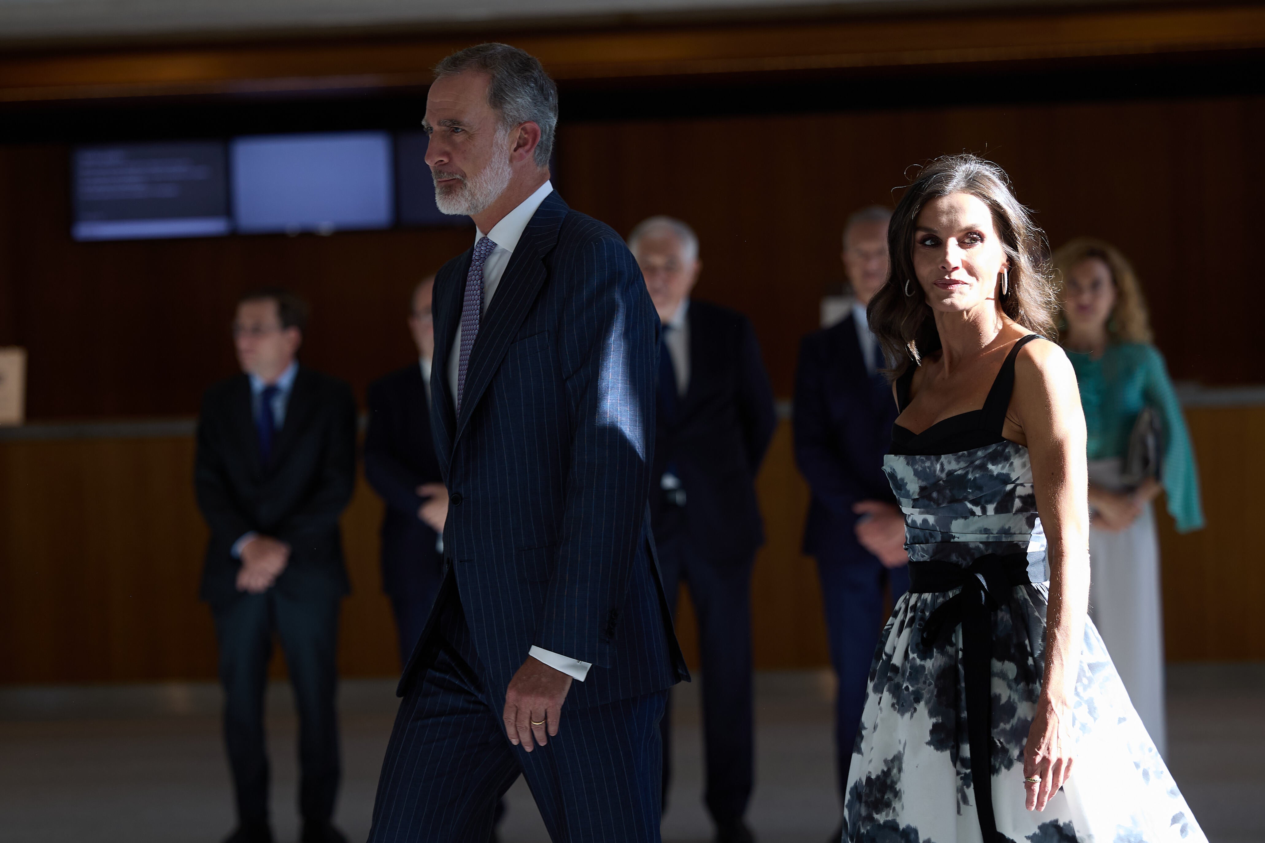 El Rey Felipe VI y la Reina Letizia, a su llegada a la inauguración de la Galería de las Colecciones Reales, en el Palacio Real, en Madrid