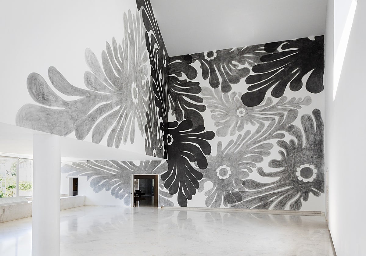 'Flor y acanto', intervención en el 'hall'del museo de Almudena Fernández