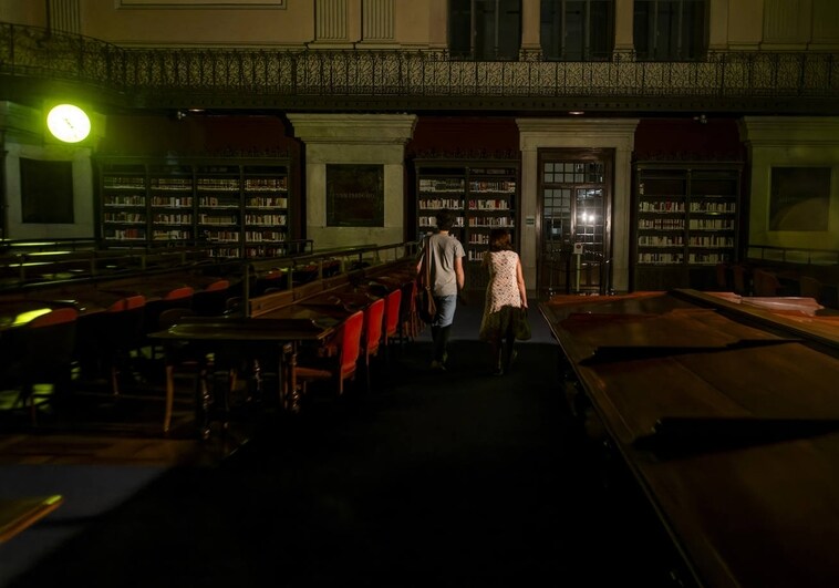 La Biblioteca Nacional de España, de noche