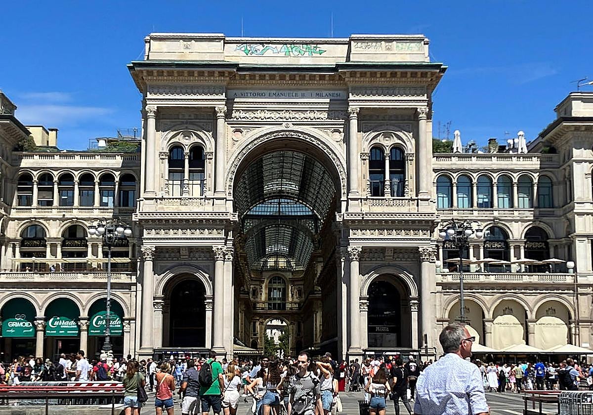La Galería Vittorio Emanuele en Milán, vandalizada.