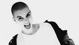 Sinéad O'Connor, retrato íntimo de un juguete roto  del pop