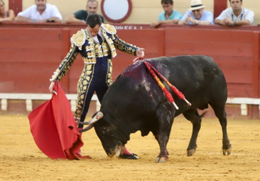 Sangre y honor de Daniel Luque frente a la bravura indómita de Montalvo