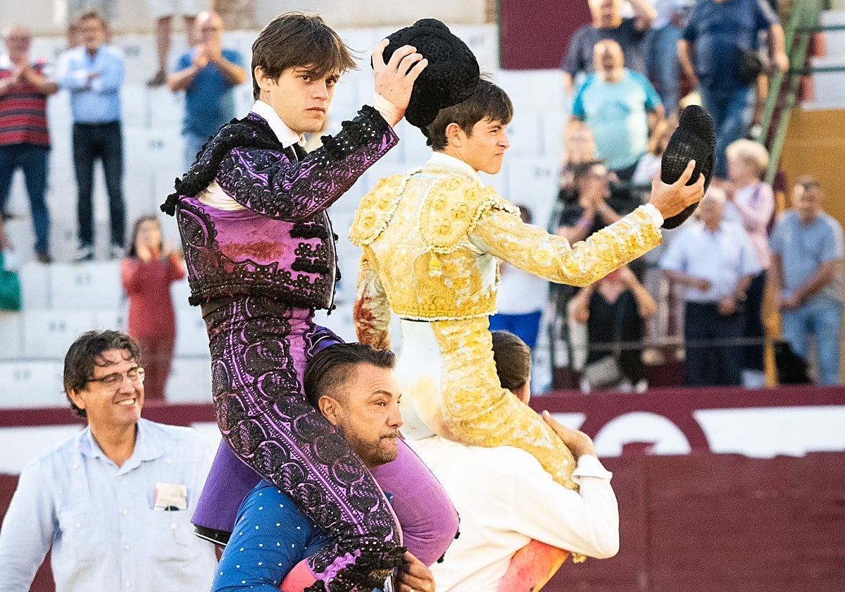 Torres y Palacio por la puerta grande