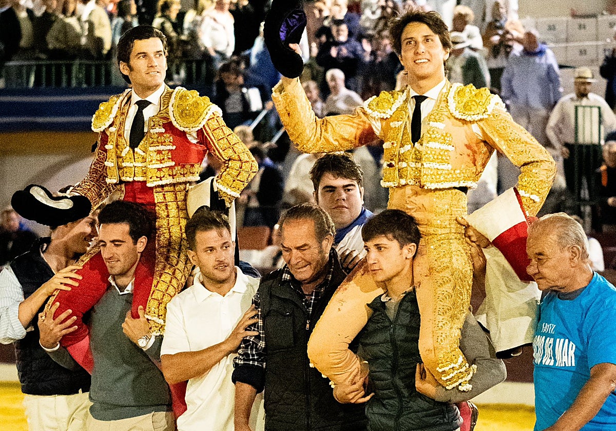 Garrido y Roca Rey salen por la puerta grande de la plaza aragonesa