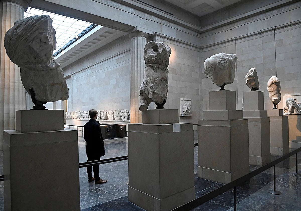 Esculturas del Partenón en el interior del Museo Británico