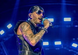 Rauw Alejandro en Barcelona: terapia de grupo y reguetón futurista para despedirse de Rosalía