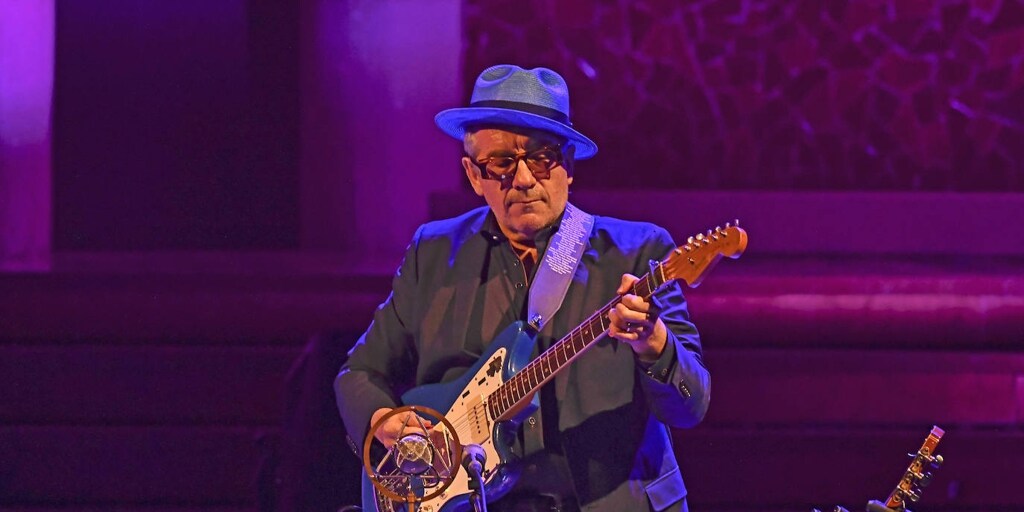 Elvis Costello and the magical outburst of the hoarse and out of tune song