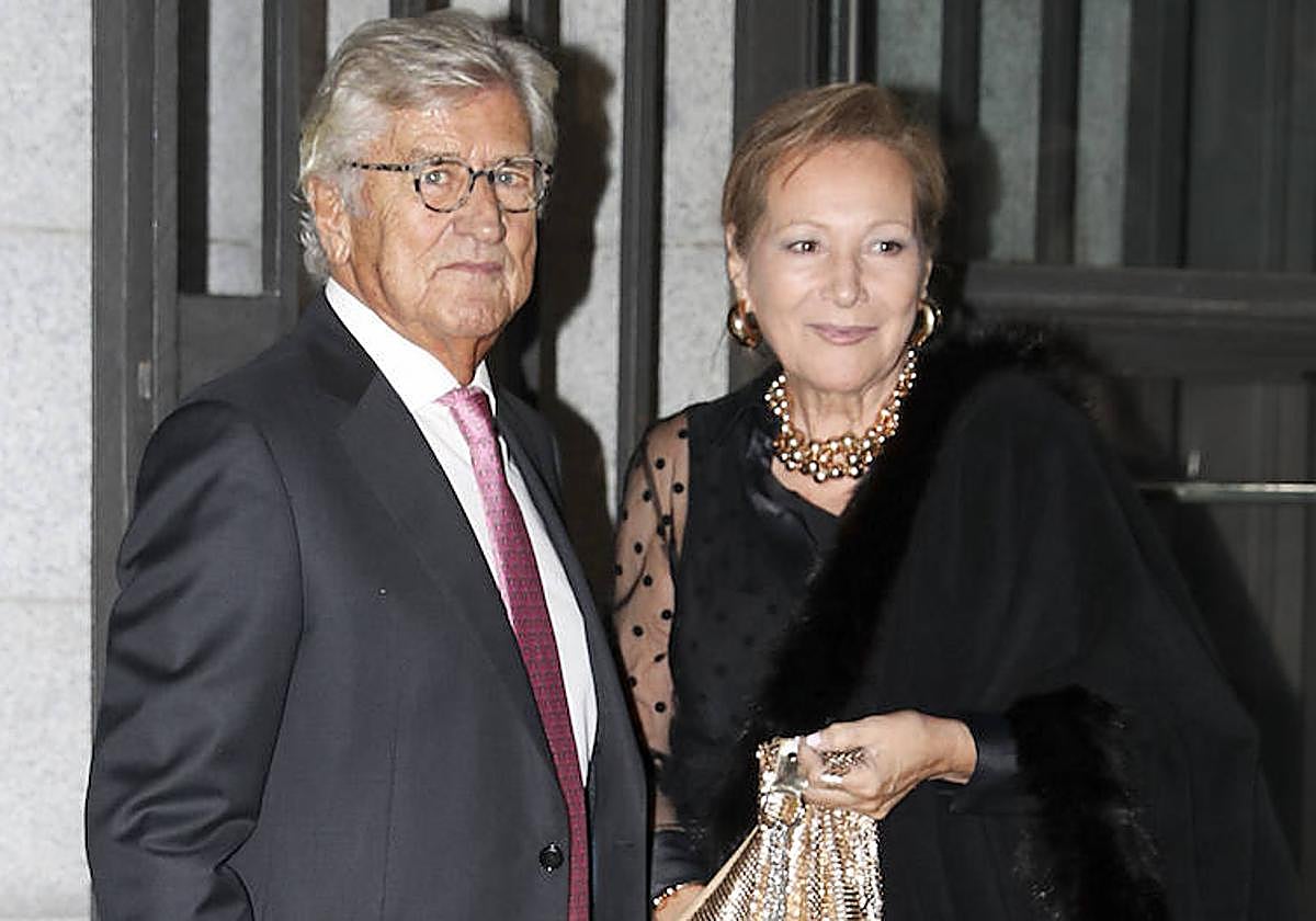 Pepe Domingo junto a su esposa, María Teresa Vega