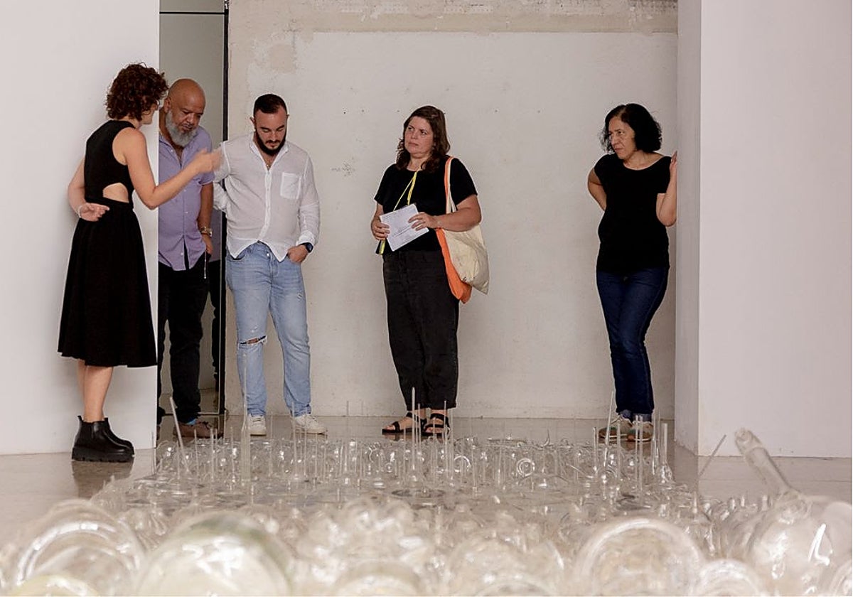 Stella Rahola explica su 'Biblioteca' en Dilalica