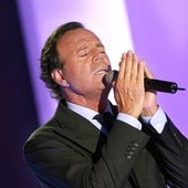 Los insólitos 80 de Julio Iglesias, el astro latino que devoró la canción romántica y conquistó el mundo