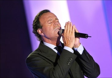 Los insólitos 80 de Julio Iglesias, el astro latino que devoró la canción romántica y conquistó el mundo