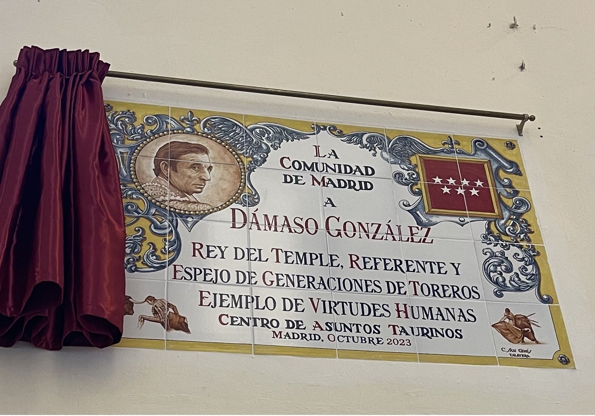 El azulejo en honor a Dámaso González