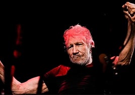 Roger Waters manda «a la mierda» a unos fans que se fueron de su concierto después de que pasase una hora leyendo su biografía