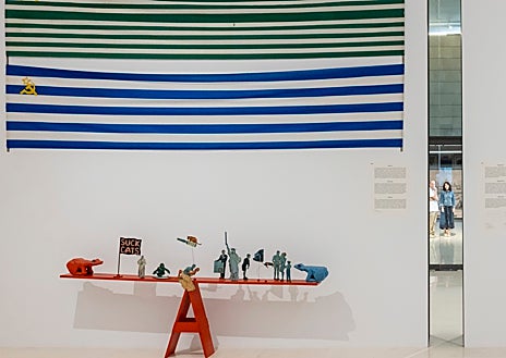 Imagen secundaria 1 - En las imágenes, algunos de los espacios de la muestra en el museo valenciano