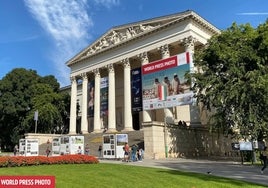 Hungría despide al director del Museo Nacional por vulnerar su ley anti-LGTBI en una exposición