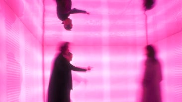 'Dentro de otros espacios. 'Enviroments' creados por mujeres (1956-1976)'