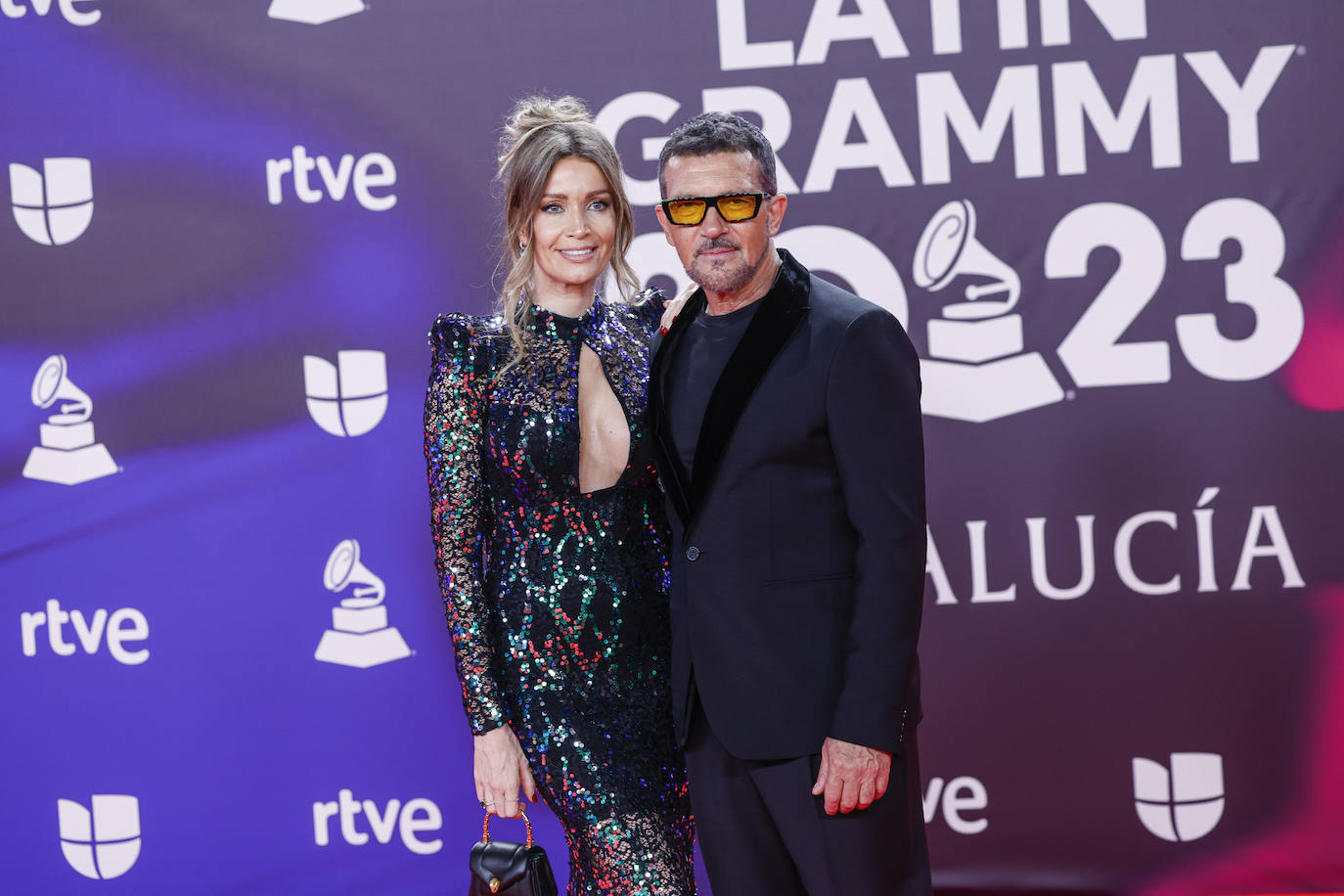 Nicole Kimpel y Antonio Banderas posan en la alfombra roja