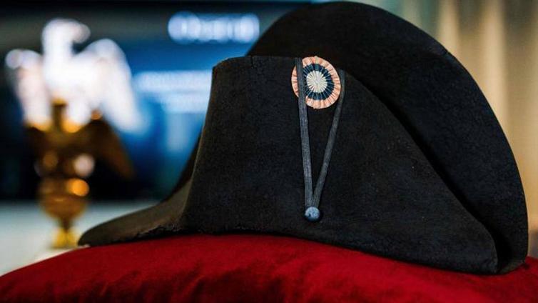 Venden un sombrero de Napoleón por casi 2 millones de euros en una subasta en Francia