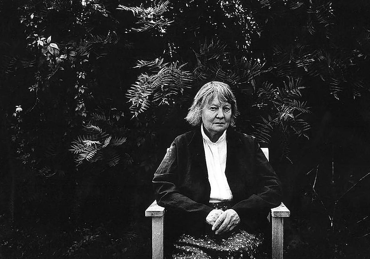 CRítica DE 'Una cabeza cercenada', de Iris Murdoch en (arenas) movedizas